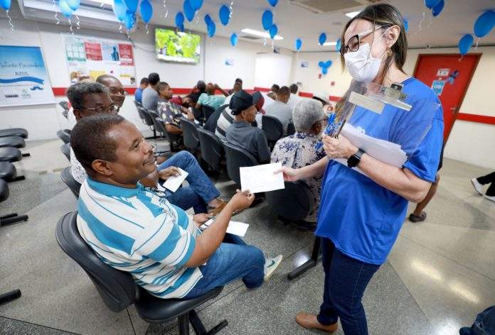 Novembro Azul: Governo do Estado promove maior mutirão de saúde do homem do país