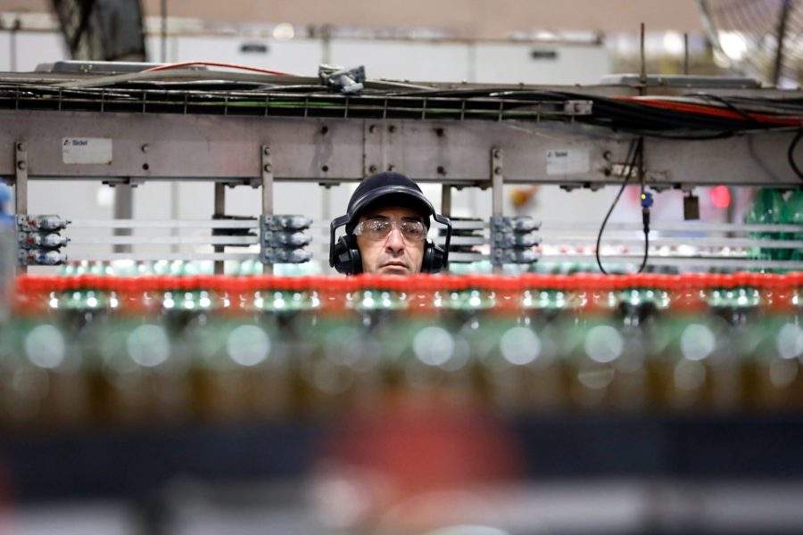 Ambev investe R$ 75 milhões e inaugura nova linha de refrigerante em sua fábrica da Bahia