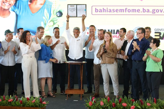 Governo sanciona lei que institui o Bahia Sem Fome e anuncia conjunto de ações que fortalecem o programa