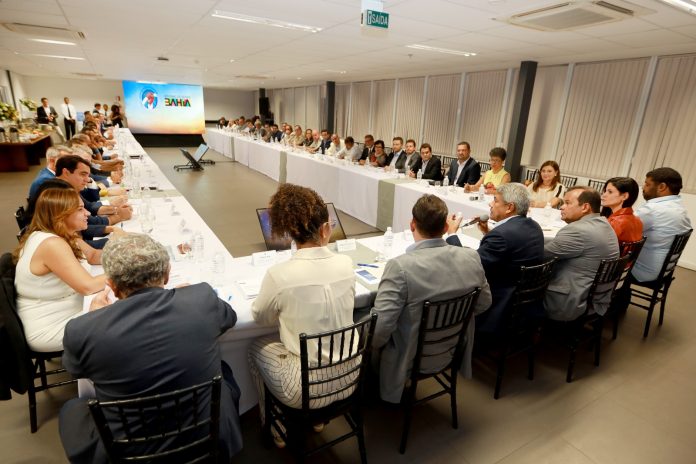 Em encontro com secretariado, governador faz balanço do 1º ano de gestão e planeja 2024