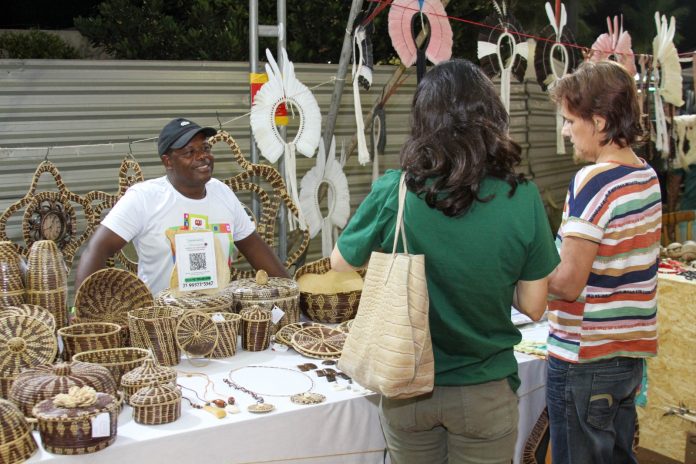 Arte e cultura Indígena e Quilombola em destaque na Feira da Agricultura Familiar no Parque Costa Azul