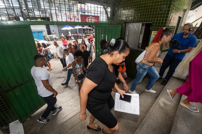 Mais de 23 mil candidatos e candidatas participam do primeiro dia de provas do vestibular da Uneb 2024