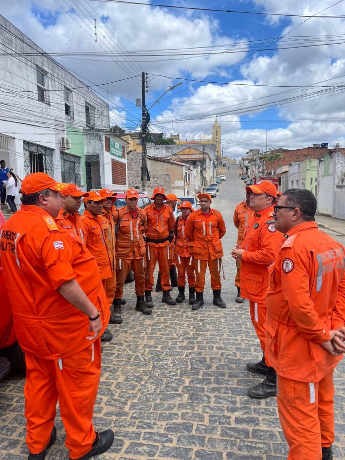 Corpo de Bombeiros atua no combate aos incêndios florestais no município de Mundo Novo