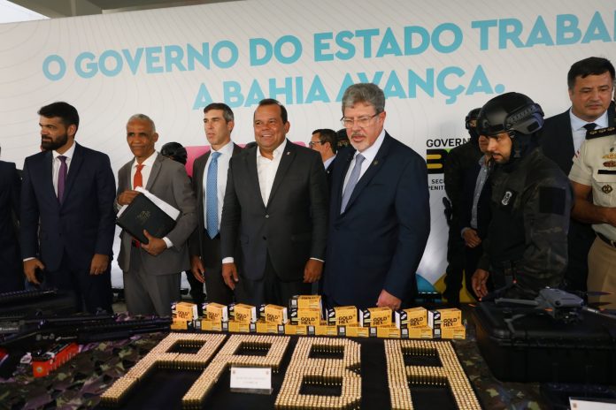 Governo entrega novos equipamentos e armamentos para fortalecer o trabalho das unidades prisionais da Bahia