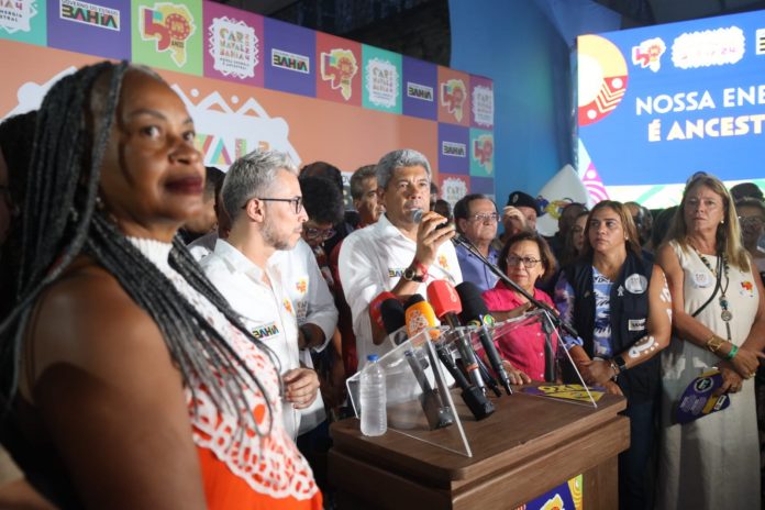 Durante lançamento do Carnaval, governador reforça solidariedade a familiares de indígena morta no Sudoeste e de vítimas de naufrágio em Madre de Deus