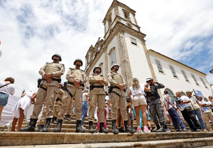 Dois mil policiais e bombeiros garantem uma segurança reforçada na Lavagem do Bonfim