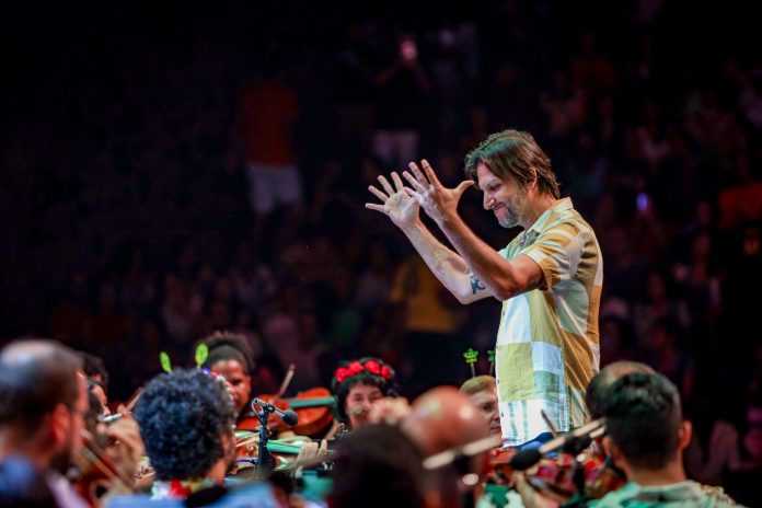 Baile Concerto da Osba presta homenagem aos 80 anos de Chico Buarque