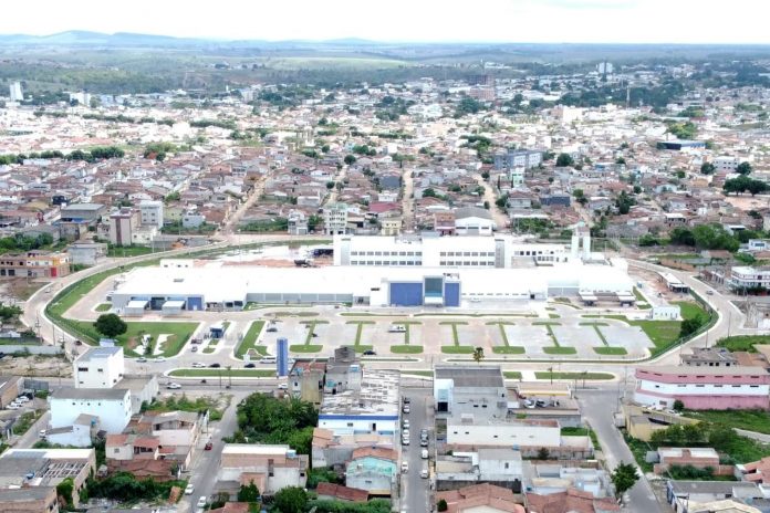 Prestes a inaugurar, Hospital Costa das Baleias recebe aparelho de ressonância magnética