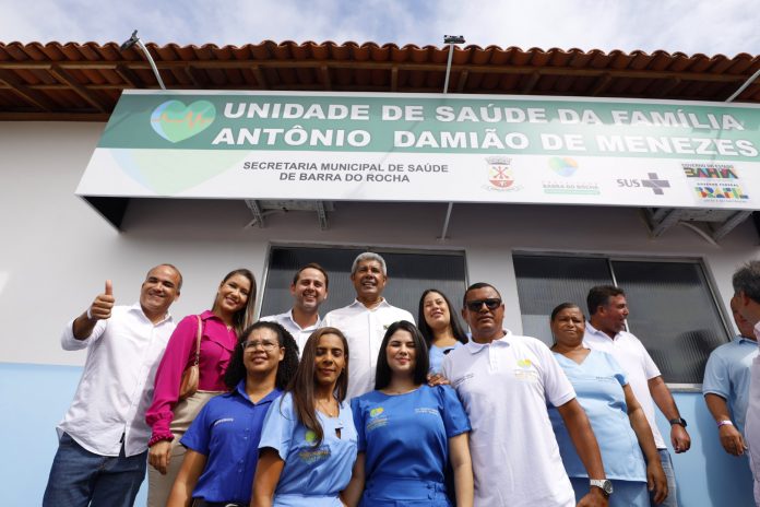 Governo da Bahia entrega UBS, kits e ambulância em Barra do Rocha