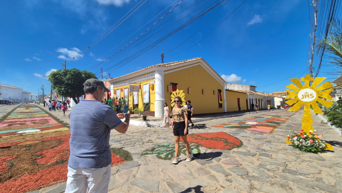 Celebrações de Corpus Christi movimentam turismo religioso em Rio de Contas