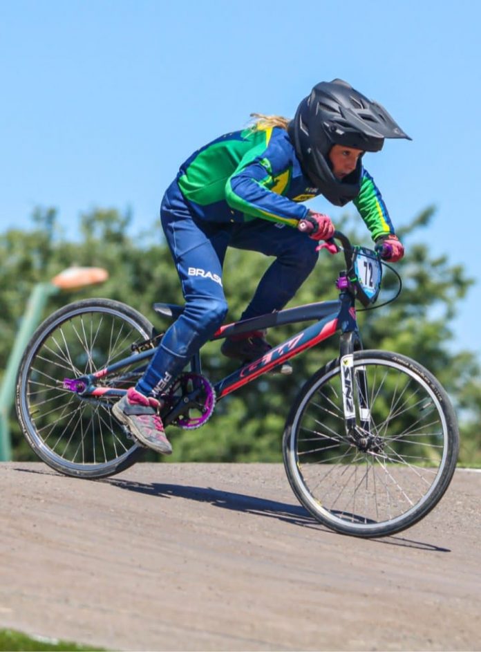 Atletas baianos participam do mundial de BMX com apoio da Sudesb