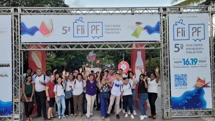 Estudantes de Mata de São João participam da 5ª Festa Literária Internacional de Praia do Forte