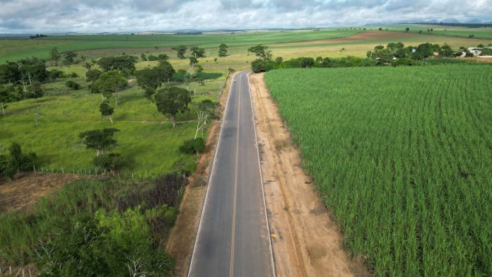 No extremo sul, Governo do Estado entrega obras para melhorar mobilidade, saúde e educação em Lajedão