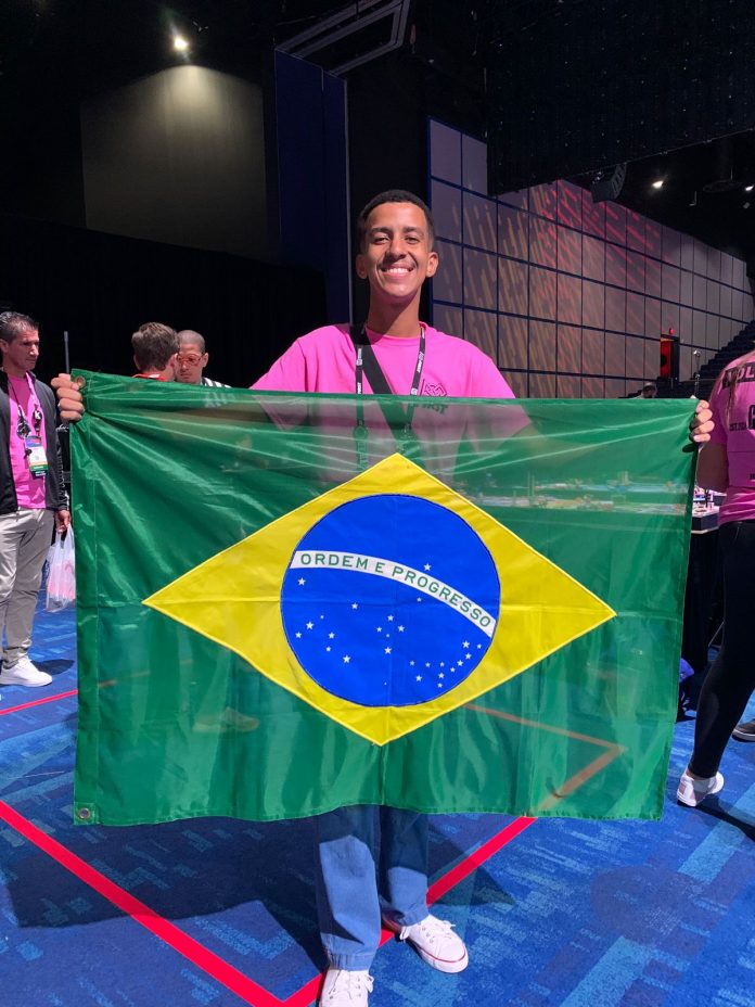 Baiano conquista vaga em campeonato mundial de Robótica Educacional, nos Estados Unidos