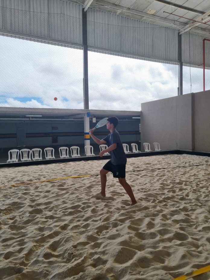 Baianos buscam títulos no torneio internacional juvenil de beach tennis em Salvador neste final de semana