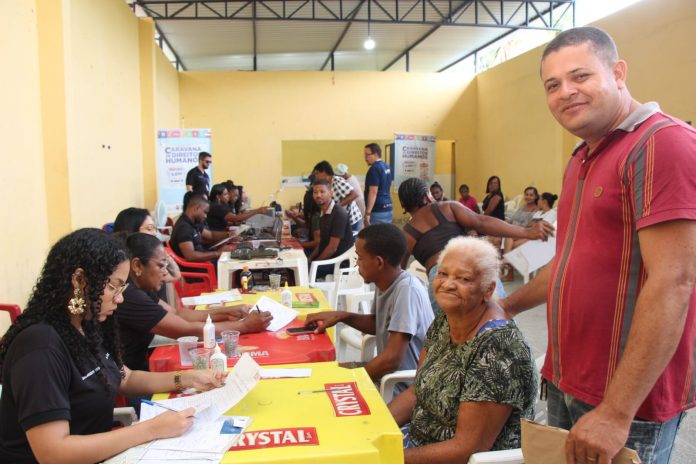 Marisqueira de Santiago do Iguape recebe novos documentos no último dia da Caravana