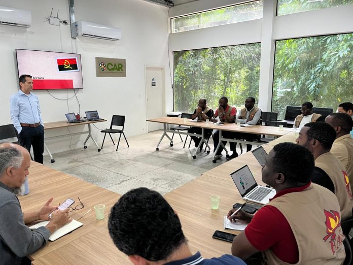 Delegação da Angola visita projeto baiano referência global em inclusão produtiva