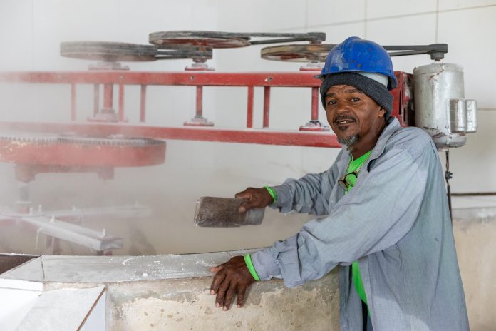 Modernização da casa de farinha em assentamento de Santo Amaro traz mais condições de trabalho