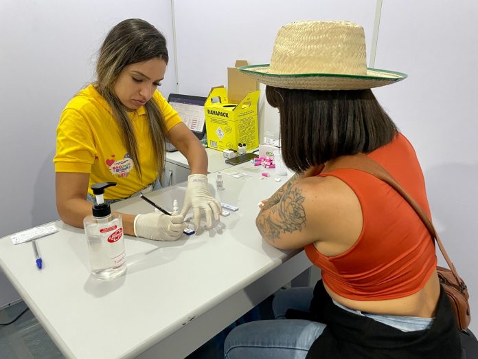 Estandes da Sesab realizam quase 20 mil testes de ISTs no São João