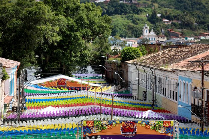 Cachoeira inicia celebrações da Independência da Bahia em clima junino