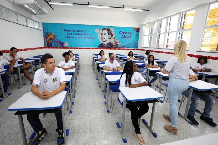 Atividades para o Enem são potencializadas pela TV Conexões e por escolas do sudoeste da Bahia