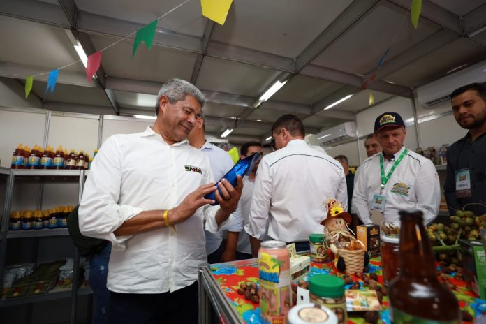 Governador visita primeiro dia da Bahia Farm Show, em Luís Eduardo Magalhães, e lança nova etapa do programa de agricultura de baixo carbono
