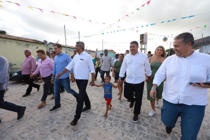 Governo do Estado impulsiona desenvolvimento com novas obras e convênios em Olindina