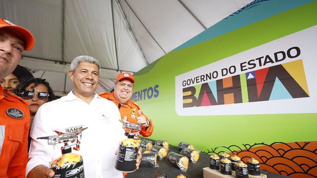 Em São Desidério, Caravana Bahia Sem Fogo ganha reforço com entrega de equipamentos