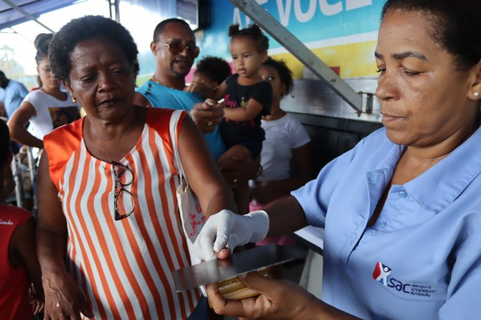 Teixeira de Freitas recebe carreta do SAC Móvel para atendimento gratuito