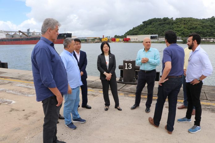 Operador do porto de Shenzhen na China vem à Bahia conhecer Terminal Portuário Miguel de Oliveira