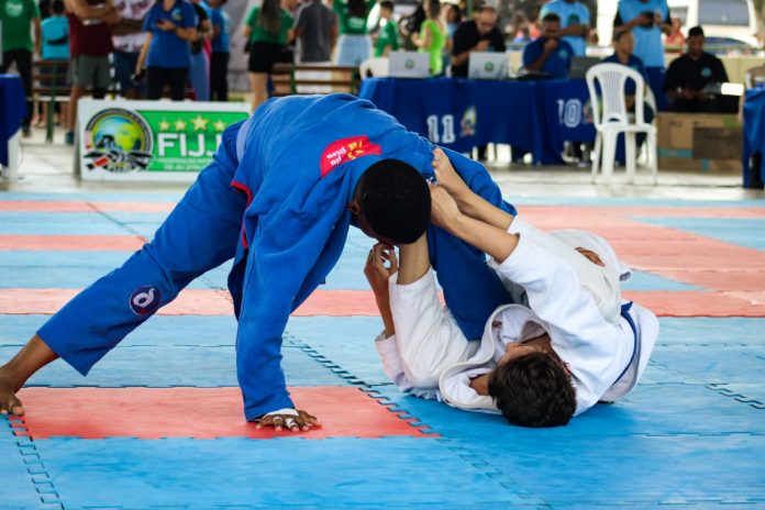 Estudante da rede estadual de Juazeiro conquista medalhas de ouro no Campeonato Baiano de Jiu-jitsu