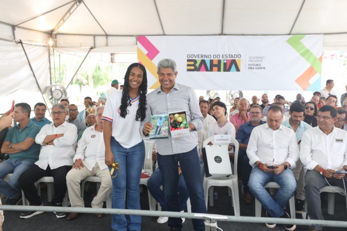 Pequenos produtores de Camacan ganham novos espaços para a comercialização de produtos oriundos da agricultura familiar