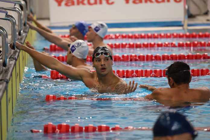 Após treinar na Piscina Olímpica da Bahia, Guilherme Caribé inicia disputas em Paris 2024 neste final de semana