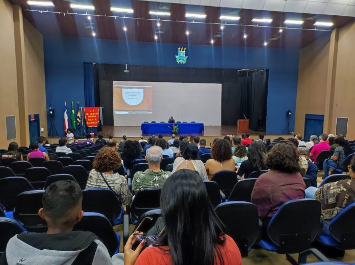 Fundação Pedro Calmon debate políticas públicas para Arquivos Baianos