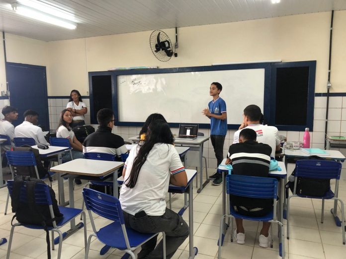 Estudante da rede estadual cria ferramenta digital que auxilia na redação do Enem