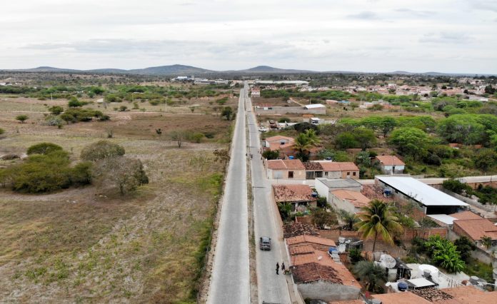 Entrega de pavimentações na sede e zona rural garante mais qualidade de vida para a população de Várzea do Poço