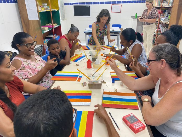 Centro de Apoio Pedagógico Especializado da Bahia promove oficina de jogos com familiares dos estudantes