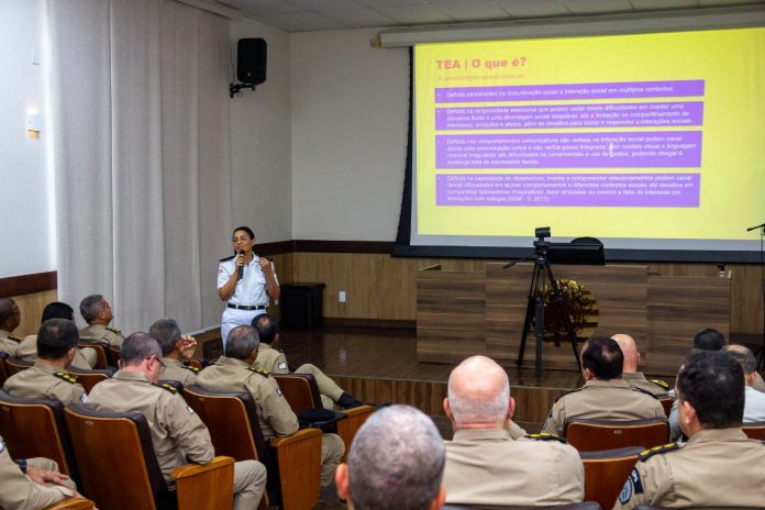 Transtorno do Espectro Autista (TEA) é tema de palestra no Quartel do Comando Geral da PM