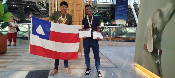 Estudantes de Salvador e Ribeira do Pombal são premiados na Fenecit 2024, em Recife