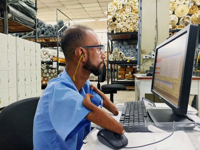 Dia D oferece serviços gratuitos para inclusão de pessoas com deficiência no mercado de trabalho