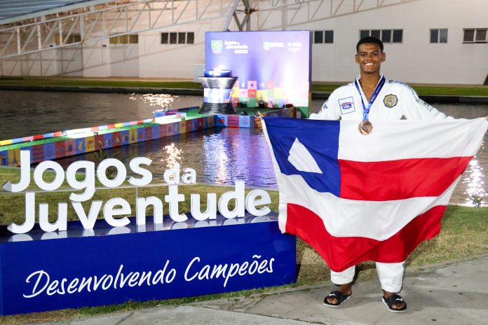 Cruz-almense apoiado pelo FazAtleta conquista primeira medalha da Bahia nos Jogos da Juventude 2024